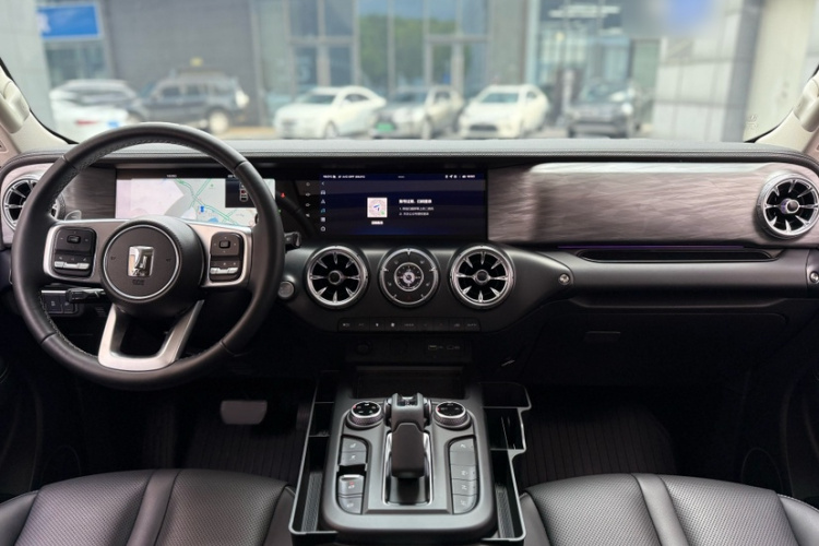 坦克300 2023款 越野版 2.0T 征服者中控内饰7001