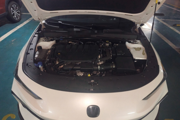 长安UNI-V 2025款 第三代 2.0T 劲速型局部细节24