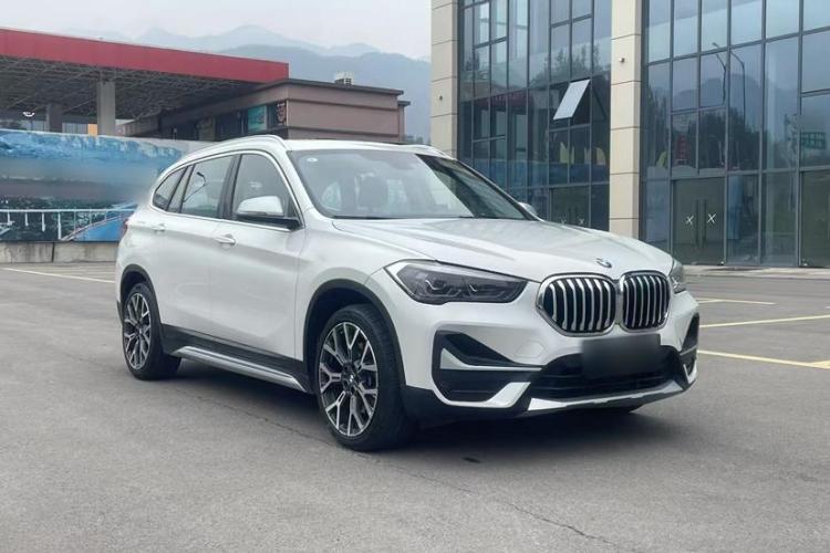 宝马X1 2020款 xDrive25Li 尊享型车身外观6002