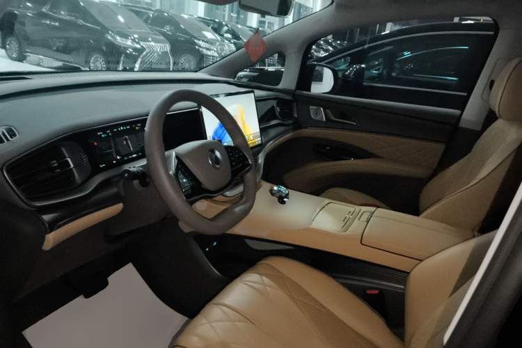 腾势D9 2022款 DM-i 970 四驱尊荣型中控内饰20