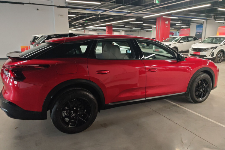 雪铁龙 凡尔赛C5 X 2025款 1.6T 海外版车身外观6002