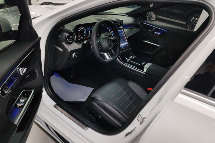 奔驰C级 2023款 C 200 L 运动版局部细节19