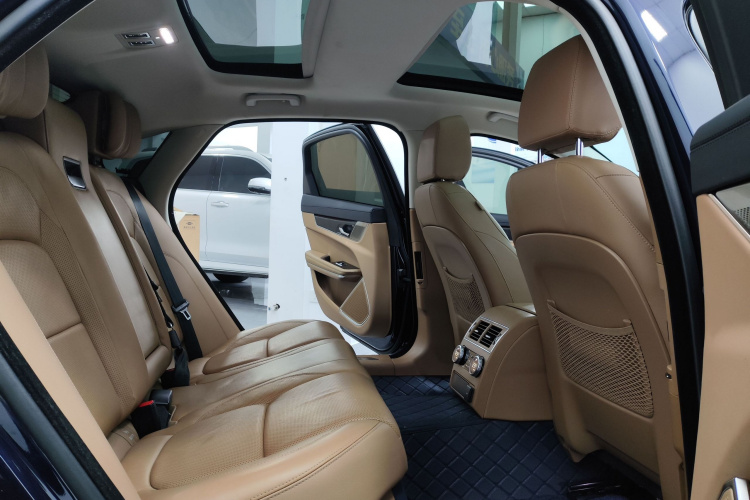 捷豹XFL 2021款 XFL 2.0T P250 两驱尊享豪华版中控内饰7003