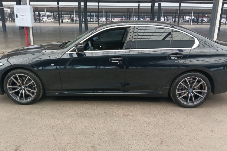 宝马3系 2025款 325i M运动套装车身外观6003