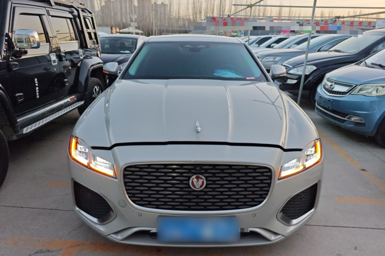 捷豹XFL 2024款 2.0T P250 两驱尊享豪华版车身外观2