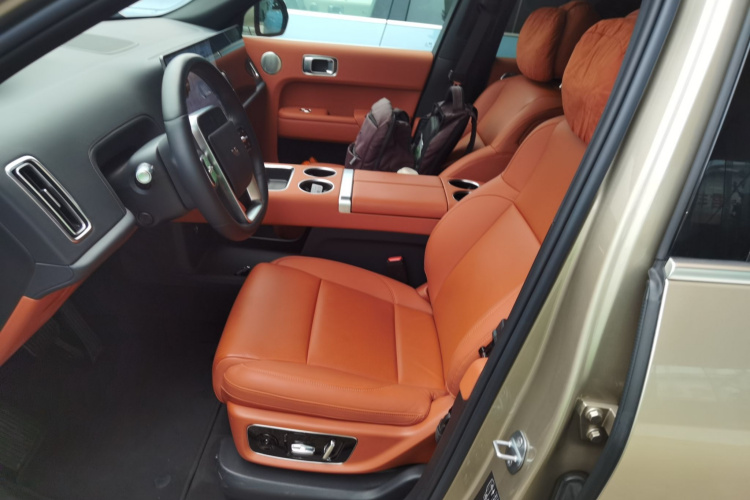 理想汽车 理想L8 2024款 Ultra中控内饰19