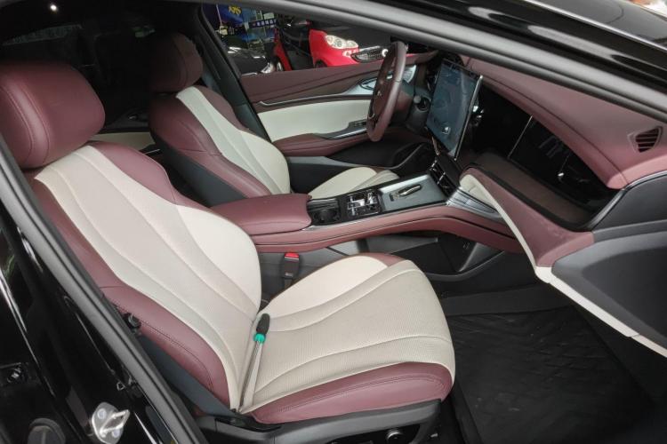 比亚迪 海豹 2023款 DM-i 1.5T 121km 尊荣型中控内饰41