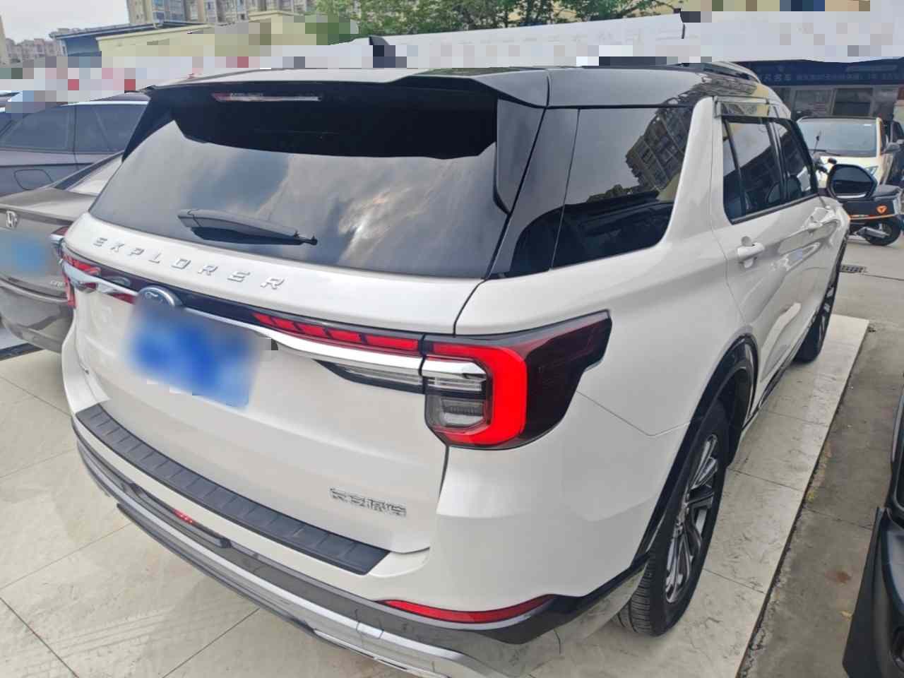 福特 探险者 2023款 EcoBoost 285 四驱风尚plus版 7座(4)