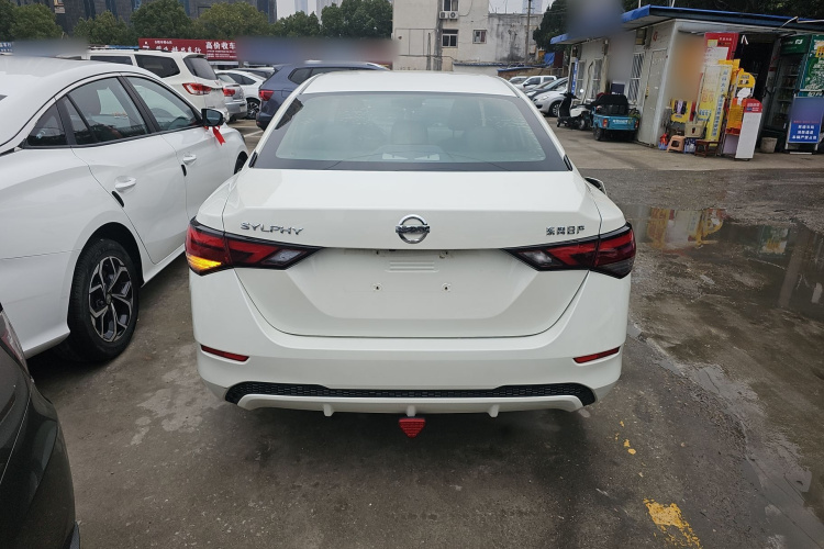 日产 轩逸 2020款 改款 1.6L XL CVT悦享版车身外观6