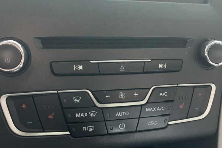 福特 蒙迪欧 2013款 2.0L GTDi200豪华型局部细节36