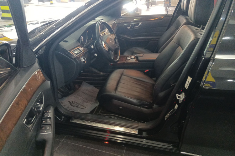 奔驰E级 2015款 E 200 L局部细节19