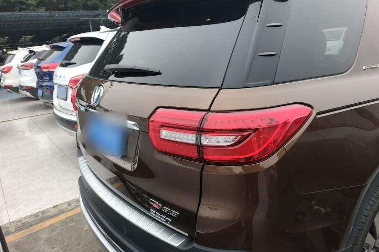 长安CS95 2017款 2.0T 两驱智拓版车身外观6