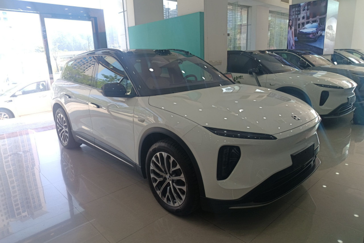 蔚来ES6 2024款 75kWh车身外观3