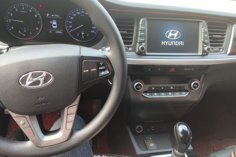 现代 名图 2017款 1.8L 自动智能型GLS 国V中控内饰7002