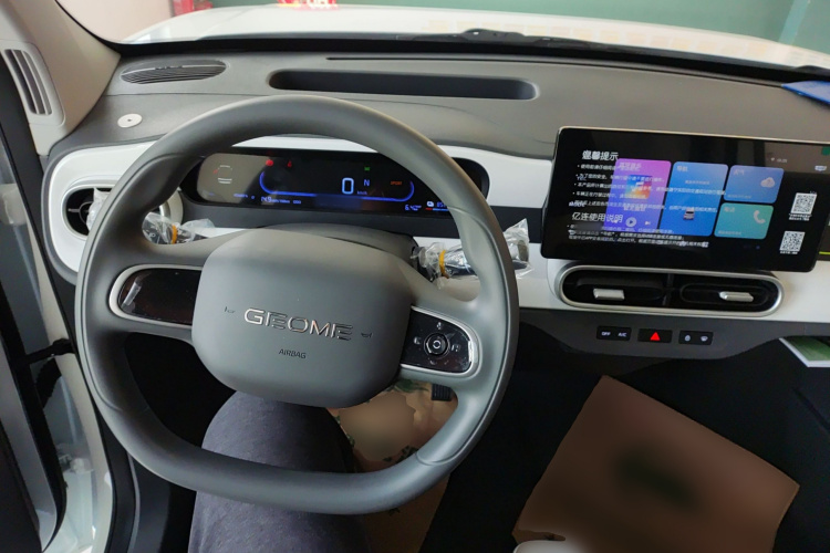 吉利银河 熊猫 2025款 210km 元气熊中控内饰12