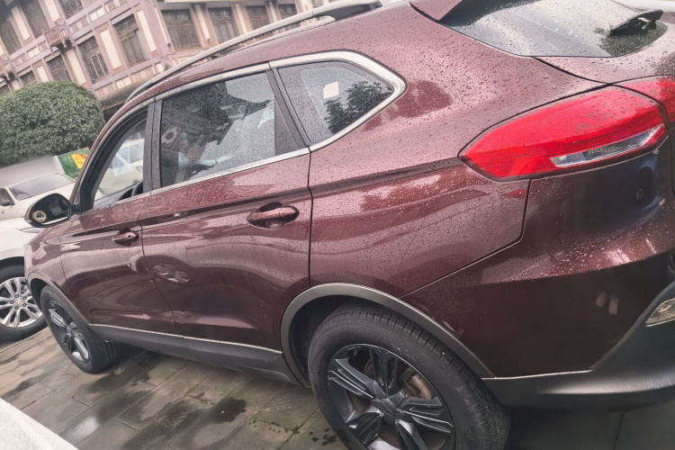 猎豹汽车 猎豹CS10 2017款 1.5T CVT精英型车身外观4