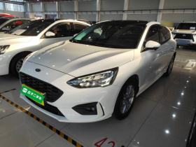 福特 福克斯 2021款 两厢 EcoBoost 180 自动锋潮型