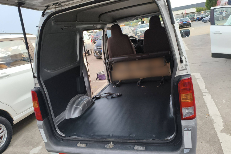 五菱汽车 五菱之光 2020款 1.2L 厢式运输车实用型 国VI 5座 LSI局部细节23