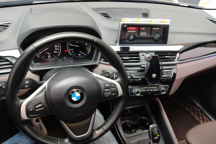 宝马X1 2020款 sDrive20Li 时尚型中控内饰12