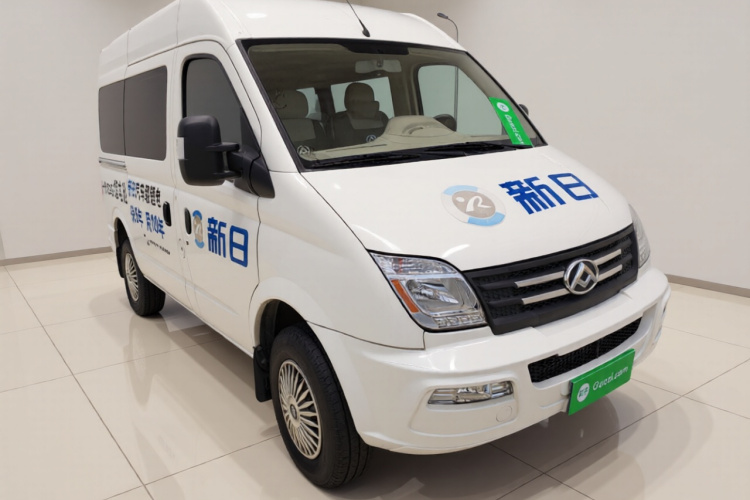 上汽大通MAXUS 新途V80 2021款 2.0T AMT经典傲运通短轴中顶5/6座车身外观3