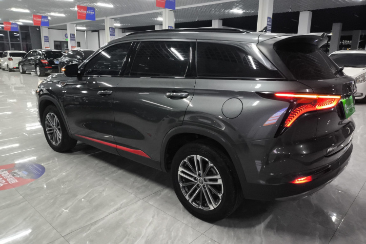 长安CS75 PLUS 2022款 1.5T 自动豪华型车身外观4