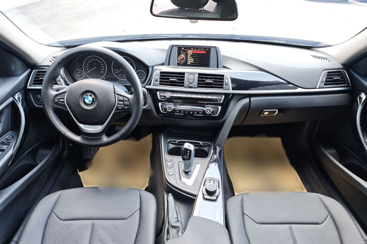 宝马3系 2017款 320Li 时尚型中控内饰7008