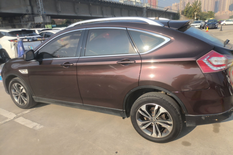 纳智捷 优6 SUV 2016款 1.8T 风尚超值型车身外观4