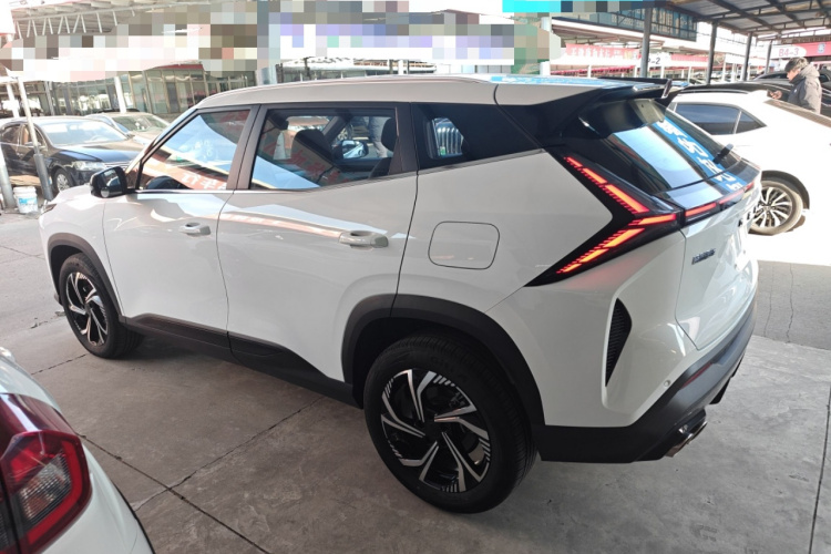 吉利汽车 2023款 博越COOL 1.5TD 智联型车身外观4