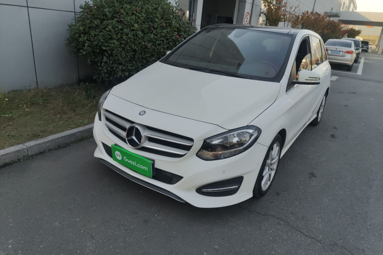 奔驰B级 2015款 B 200 动感型车身外观1