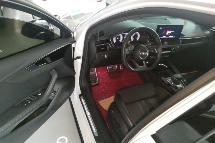 奥迪A4L 2023款 40 TFSI 豪华动感型中控内饰20