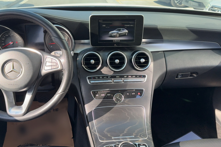 奔驰C级 2018款 C 200 L 运动版 成就特别版局部细节16