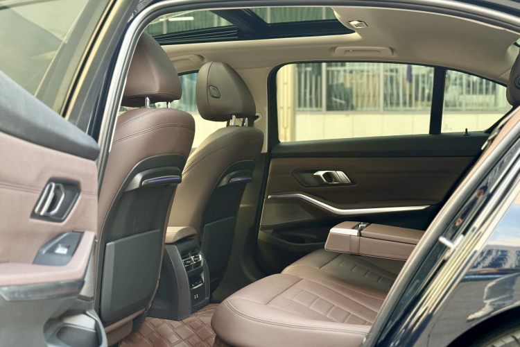 宝马3系 2021款 325Li M运动套装中控内饰7004