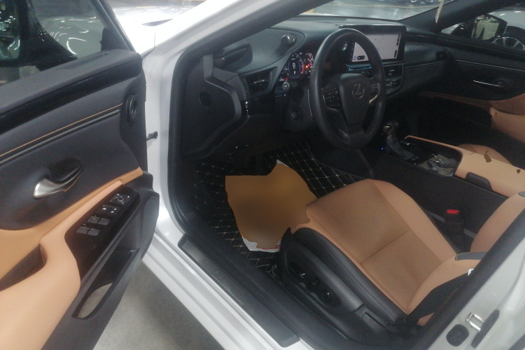 雷克萨斯ES 2022款 200 卓越版中控内饰20