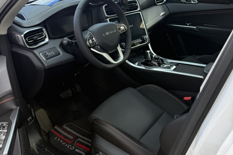 领克01 2019款 2.0T 四驱劲Pro版 国VI中控内饰7002