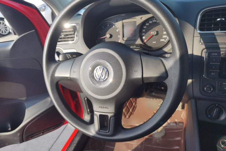 大众 Polo 2013款 1.6L 自动舒适版中控内饰13