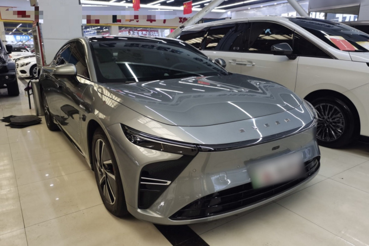 星途 星纪元 ES 2025款 增程 Pro 高速辅助驾驶车身外观3