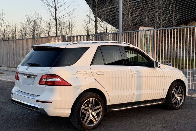 奔驰M级 2014款 ML 320 4MATIC车身外观6003