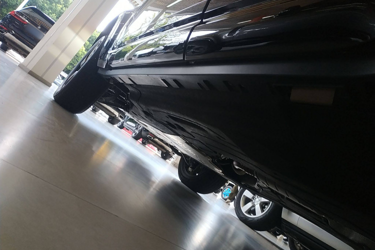 路虎卫士 2023款 改款 110 3.0T P400 X-DYNAMIC HSE局部细节9002