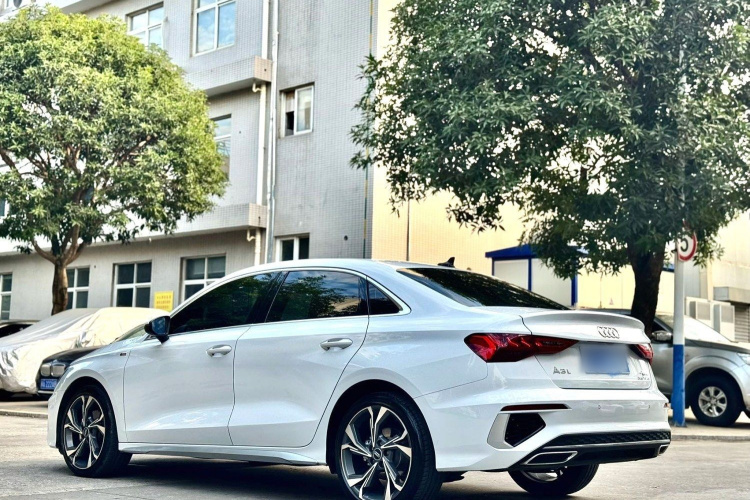 奥迪A3 2022款 A3L Limousine 35 TFSI 豪华运动型车身外观6005