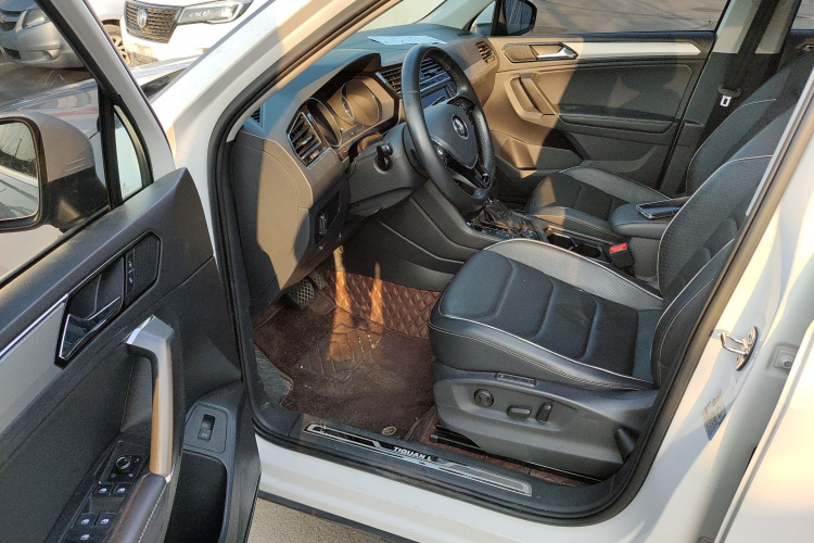 大众 途观L 2017款 380TSI 自动四驱旗舰版中控内饰20