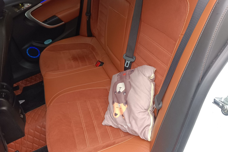 别克 君威 2015款 1.6T 精英技术型中控内饰21