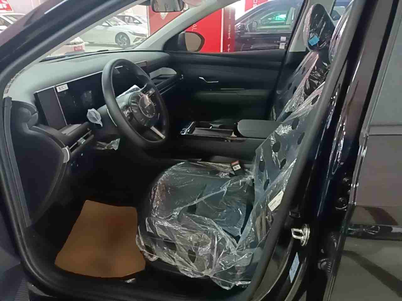 车辆左侧前座椅展示