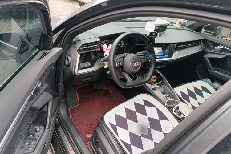 奥迪A3 2024款 A3L Limousine 35 TFSI 时尚运动型中控内饰20