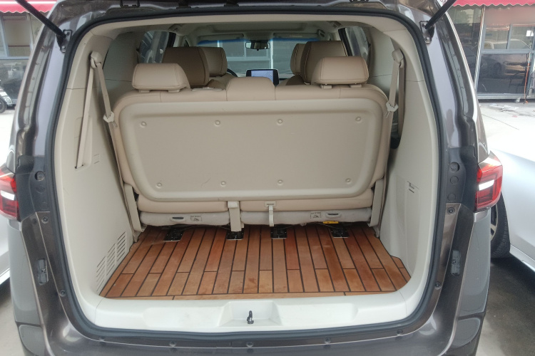 别克GL8 2021款 陆上公务舱 652T 舒适型局部细节23