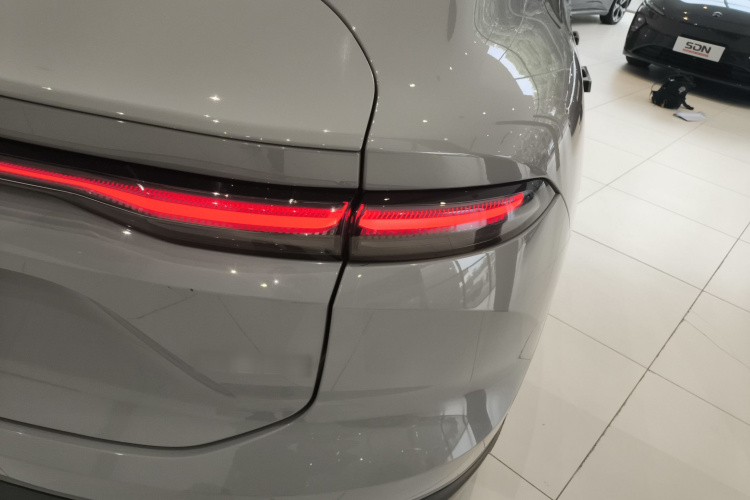 蔚来EC6 2023款 75kWh车身外观6006