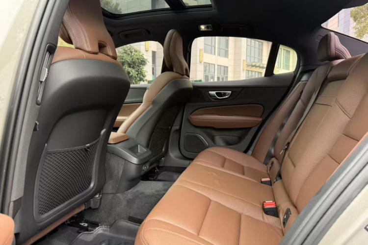 沃尔沃S60 2021款 T4 智远豪华版中控内饰7005