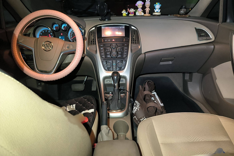 别克 英朗 2013款 GT 1.6L 自动时尚版中控内饰7002