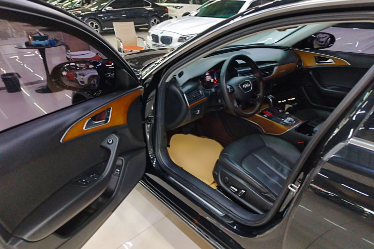 奥迪A6L 2018款 30周年年型 TFSI 进取型中控内饰20