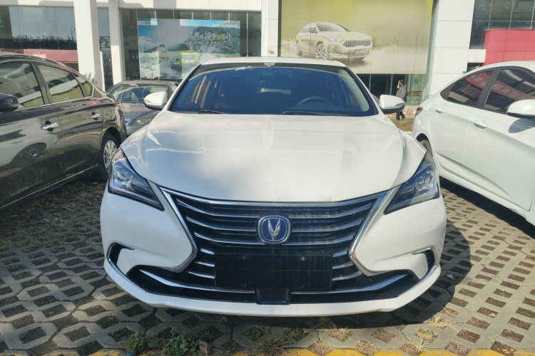 长安 逸动 2018款 1.6L GDI 手动时尚型车身外观2