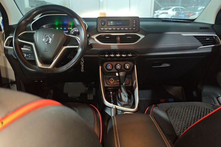 宝骏530 2019款 1.5T CVT精英型 国V中控内饰7002